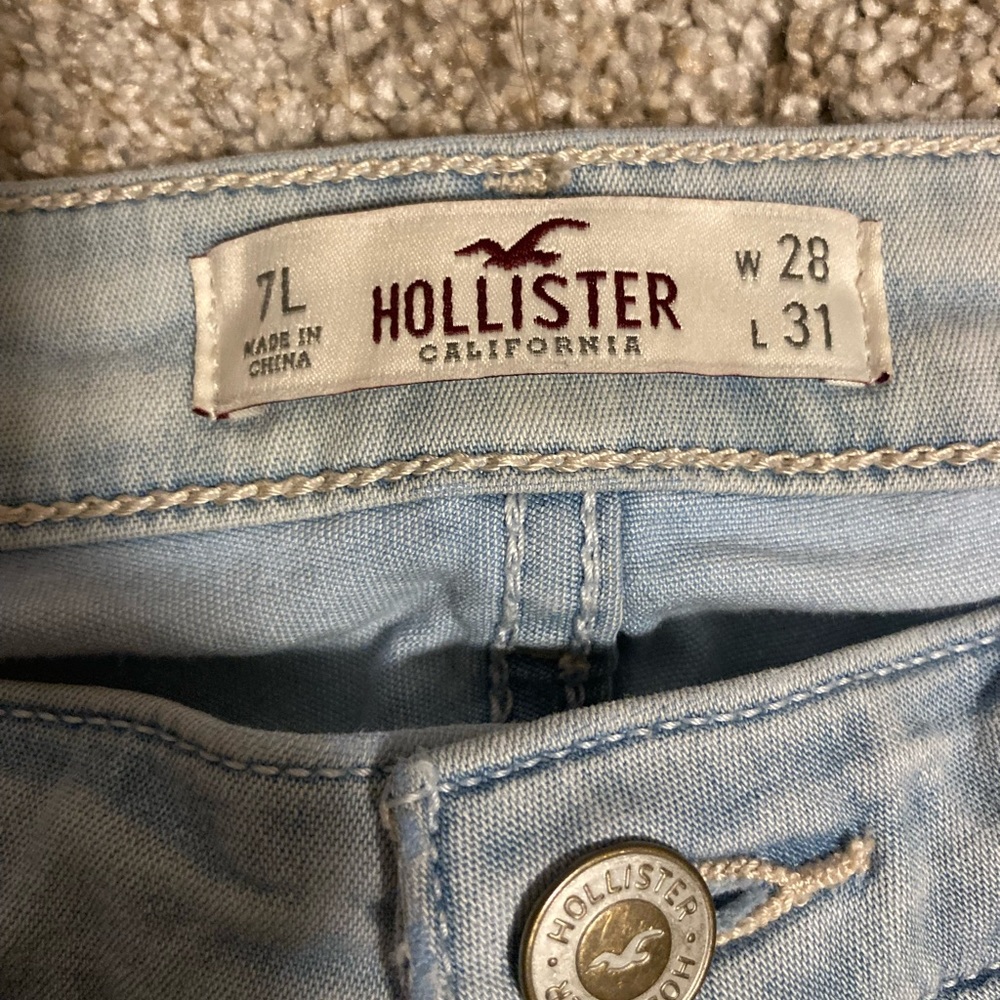 HOLLISTER RIPPED JEANS - Picture 6 of 6